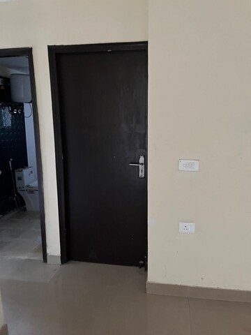 Furnished Amenities in 3 BHK Apartment at Gardenia Gateway, Sector 75 – for Sale