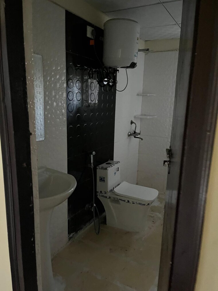 Bathroom, gardenia-gateway 3 Bedroom 1700 Sq.Ft. Apartment In Sector 75 Noida 9155481