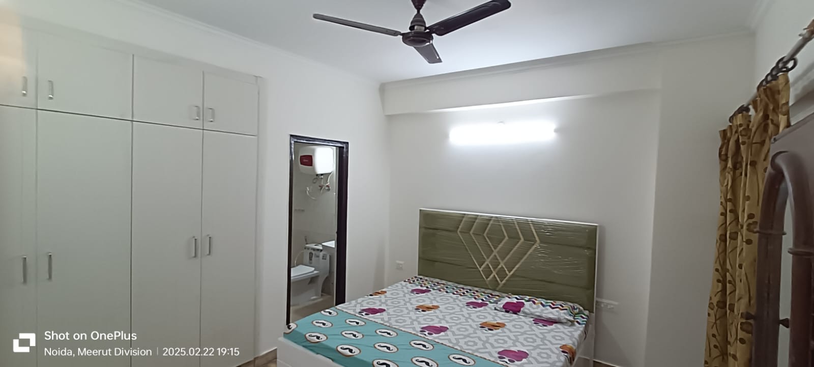 3 BHK Apartment For Rent in Amrapali Crystal Homes