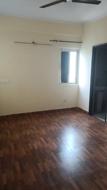 Room in 3 BHK Apartment at Gardenia Gateway, Sector 75 – for Rent