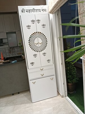 Building Lobby in 4 BHK Builder Floor at New Industrial Township 1 – for Sale