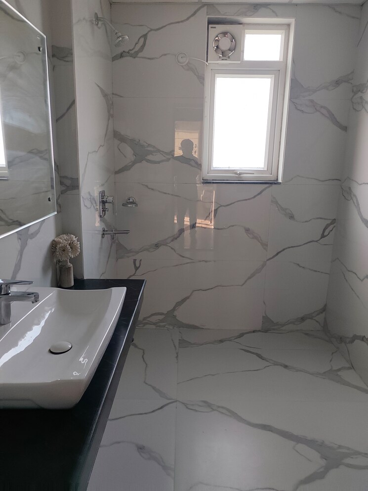 Bathroom, rishita-manhattan 5 Bedroom 2650 Sq.Ft. Apartment In Gomti Nagar Lucknow 9155514