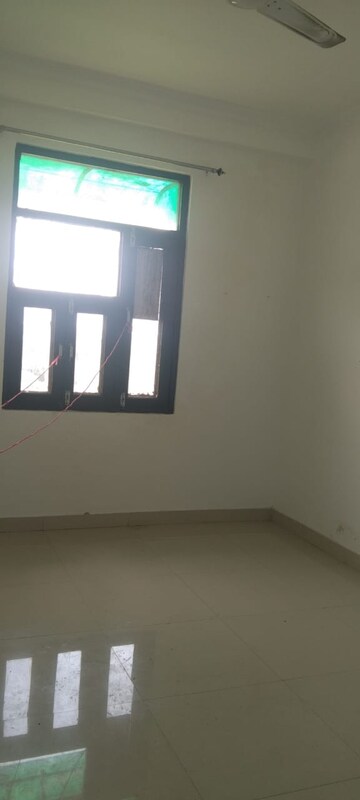 Room in 3 BHK Builder Floor at Mehrauli – for Rent