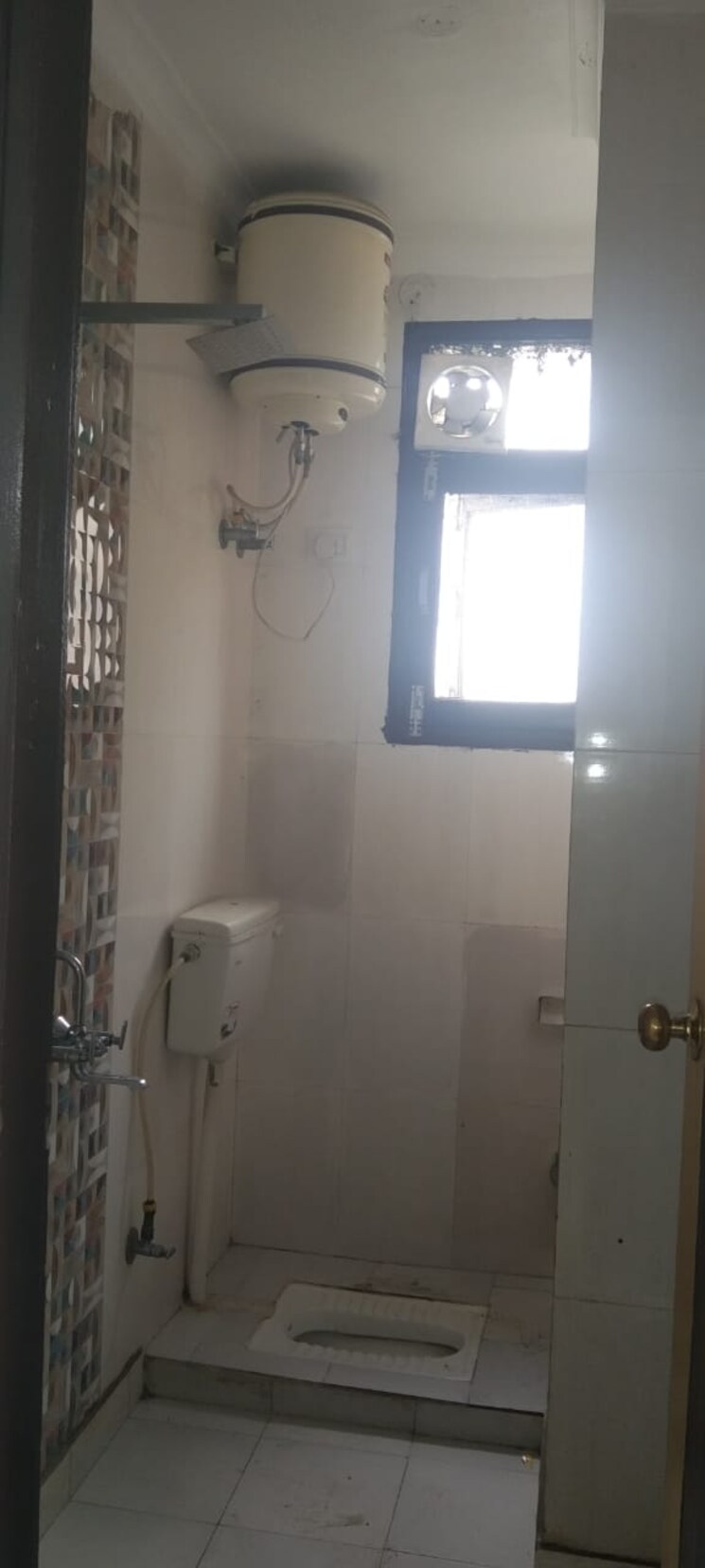 Bathroom, mehrauli 3 Bedroom 1000 Sq.Ft. Builder Floor In Mehrauli Delhi 9155519