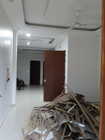 Bedroom in  Office Space at Gomti Nagar – for Rent