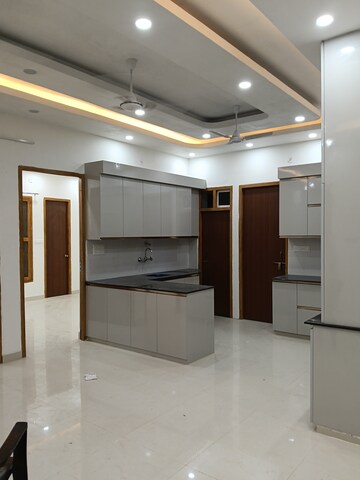 Room in  Office Space at Gomti Nagar – for Rent