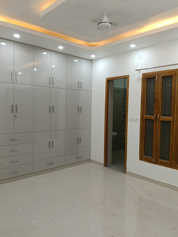 undefined, gomti nagar Commercial Office Space 2152 Sq.Ft. In Gomti Nagar Lucknow 9155521