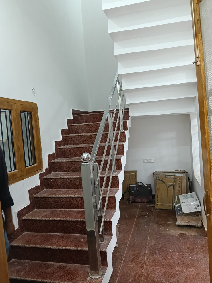 undefined, gomti nagar Commercial Office Space 2152 Sq.Ft. In Gomti Nagar Lucknow 9155521