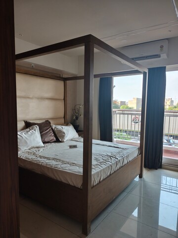 Bedroom in 5 BHK Apartment at Rishita Manhattan, Gomti Nagar – for Rent