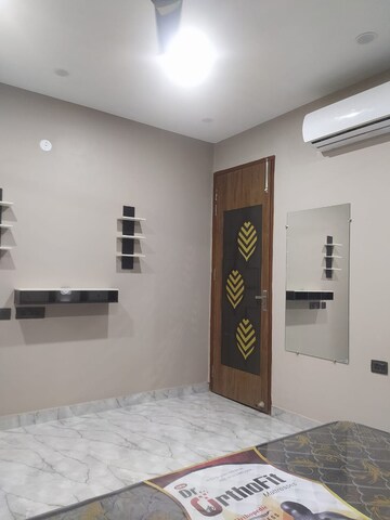 Room in 3 BHK Builder Floor at RWA Apartments Sector 41, Sector 41 – for Rent