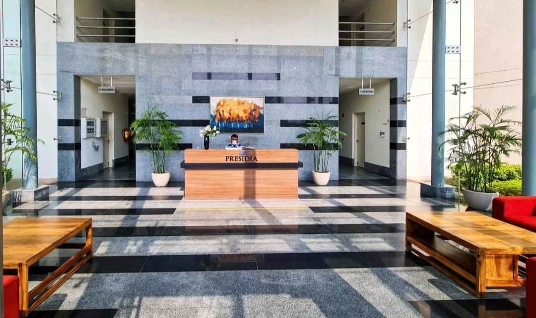 4 BHK + Servant Room Apartment For Sale in Pioneer Park Presidia