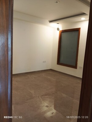 Room in 3 BHK Apartment at Puri Vip Floors, Sector 81 – for Sale