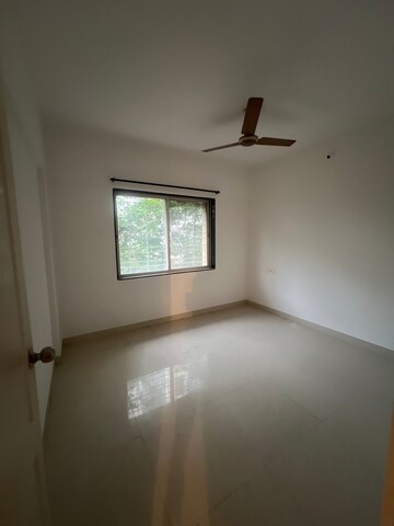 Room in 2 BHK Apartment at Pinnacle Gulmohar, Bavdhan – for Rent