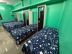 Room in  Pg at Indore Airport – for Rent