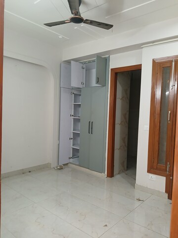2.5 BHK Builder Floor For Rent in RWA Apartments Sector 122, Sector 122