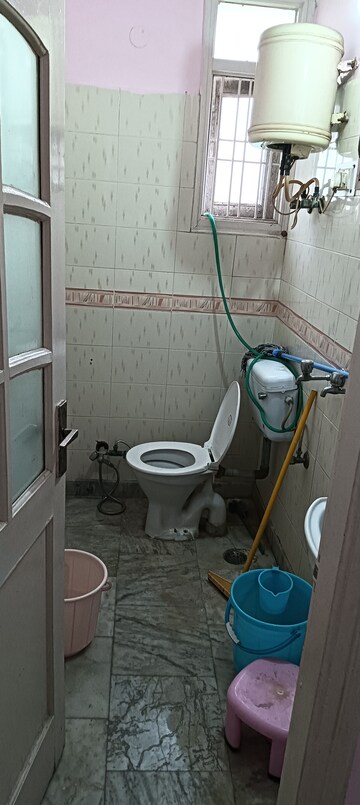 Attached Bathroom in 1 BHK Apartment at Sector 21c – for Rent