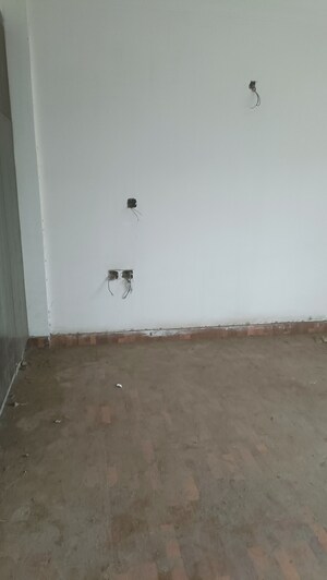 Room in 3 BHK Apartment at Gardenia Gateway, Sector 75 – for Sale