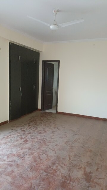 Room in 3 BHK Apartment at Gardenia Gateway, Sector 75 – for Rent