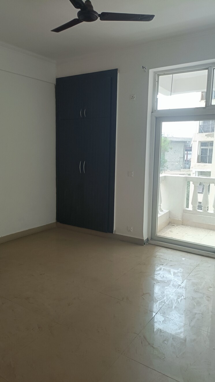 Room, amrapali-silicon-city 3 Bedroom 1420 Sq.Ft. Apartment In Sector 76 Noida 9155655
