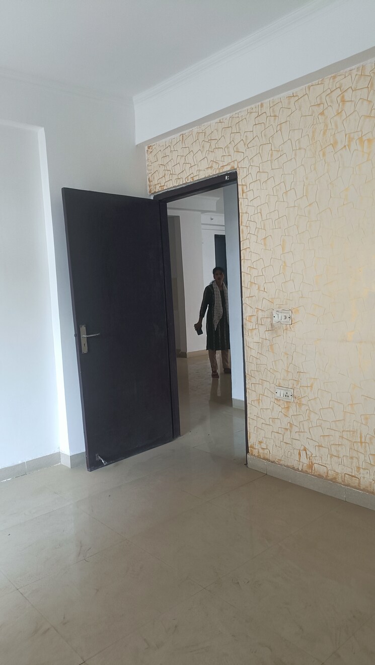 Room, gardenia-golf-city 3 Bedroom 1350 Sq.Ft. Apartment In Sector 75 Noida 9155661