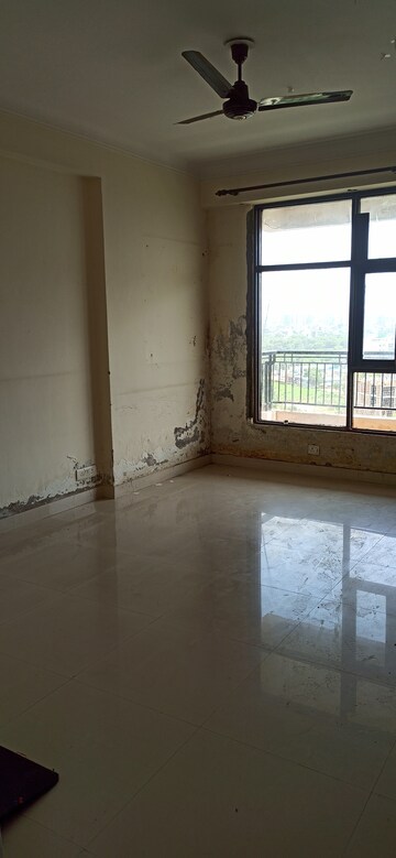 Kitchen in 3 BHK Apartment at The Citizen Apartments, Sector 51 – for Rent