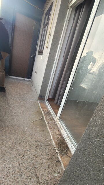 Bathroom in 3 BHK Builder Floor at Palm Residency Chhatarpur, Chattarpur – for Rent