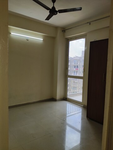 Room in 3 BHK Apartment at Conscient Habitat Residences, Sector 78 – for Rent