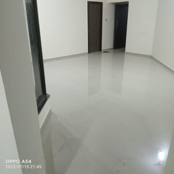 Room in 2 BHK Apartment at Mulund West – for Rent