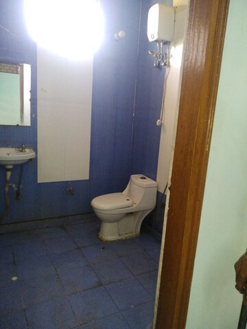 Bathroom in 1 BHK Builder Floor at Lajpat Nagar 4 – for Rent