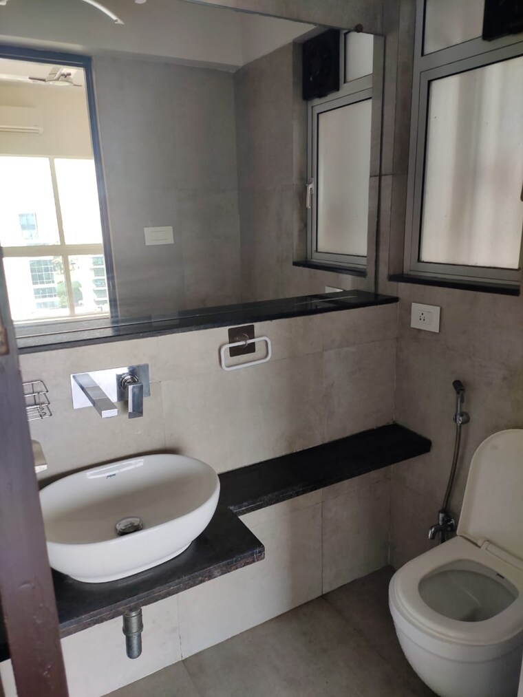 Bathroom, omkar-meridia 3 Bedroom 1002 Sq.Ft. Apartment In Kurla West Mumbai 9155844