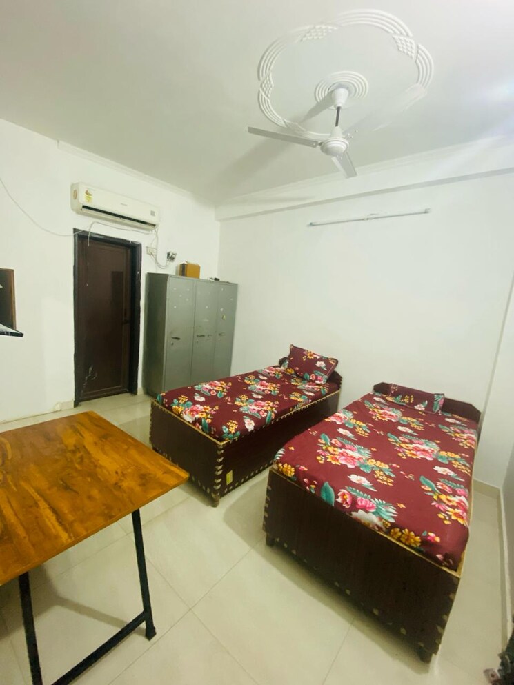 Bedroom, mohyal colony Pg For Girls In Mohyal Colony 9155990