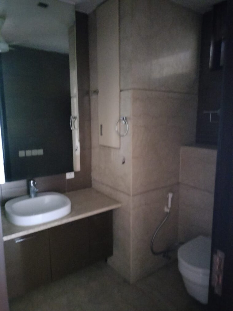 Bathroom, salcon-the-verandas 4 Bedroom 4495 Sq.Ft. Apartment In Sector 54 Gurgaon 9155967