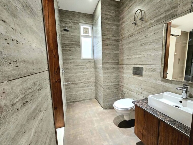 Bathroom, pir machalla 3 Bedroom 1721 Sq.Ft. Apartment In Pir Machalla Zirakpur 9156071