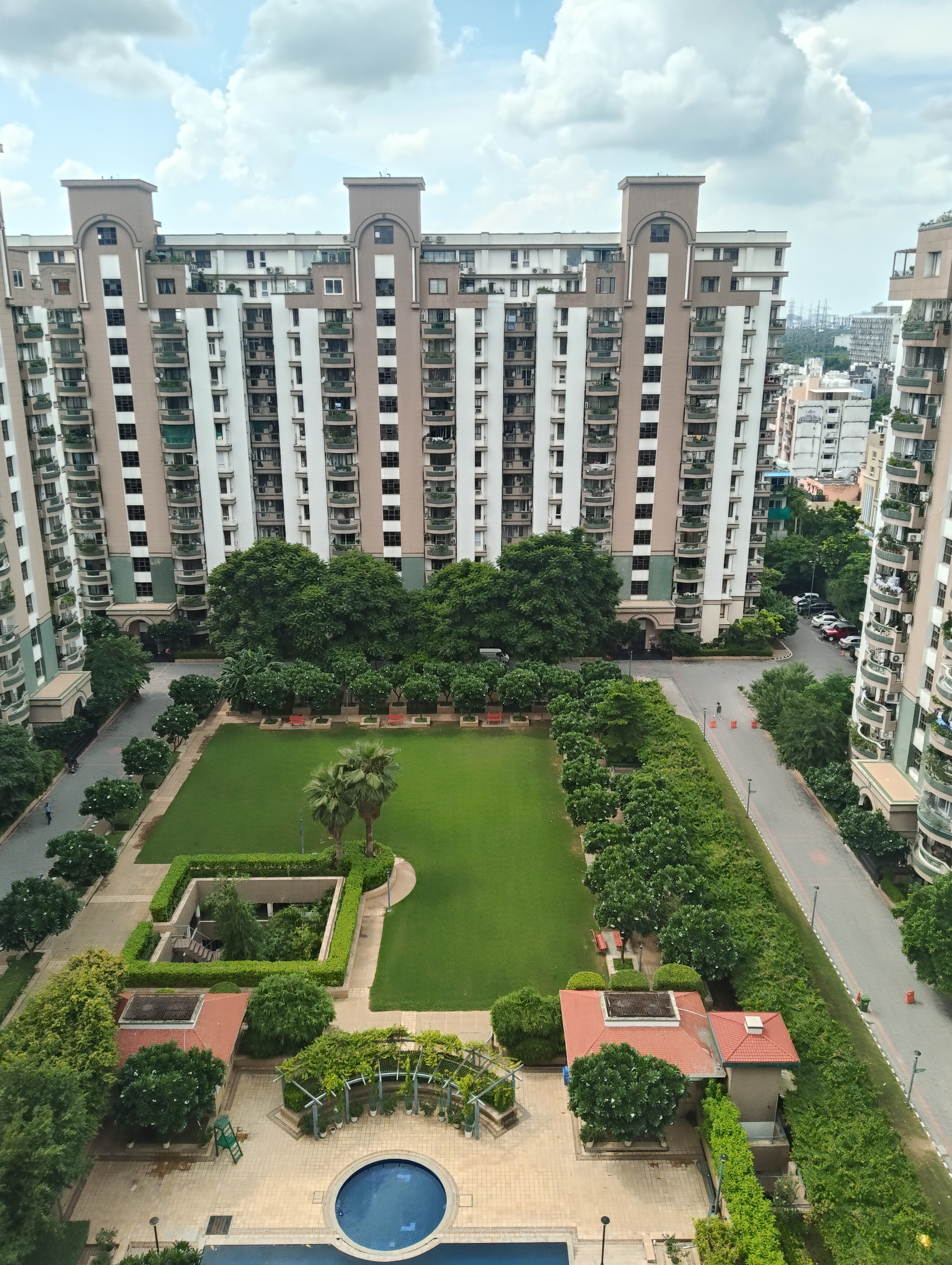 3.5 BHK + Study Room Apartment For Rent in Vipul Greens