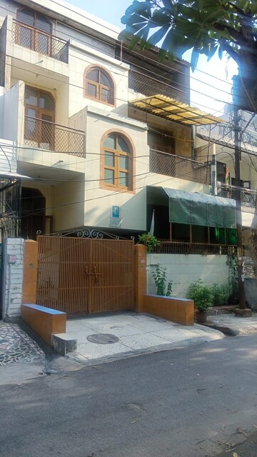 6 BHK Independent House – Exterior View View at RWA Apartments Sector 40, Sector 40 - for Sale