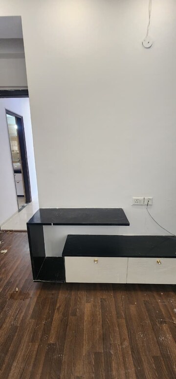 Furnished Amenities in 2 BHK Apartment at BPTP Discovery Park, Sector 80 – for Rent