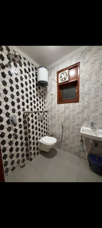 Bathroom in 1 BHK Builder Floor at Saket – for Rent