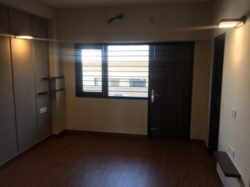 Room in 4 BHK Builder Floor at Vipul World Plots, Sector 48 – for Rent