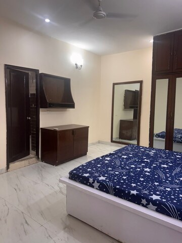 2 BHK Builder Floor For Rent in Dlf City Phase 3