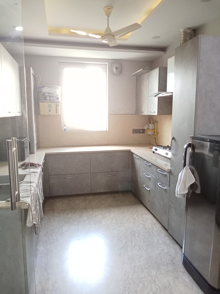 Kitchen, veera-safdarjung-enclave 3 Bedroom 1600 Sq.Ft. Builder Floor In Safdarjung Enclave Delhi 9156123