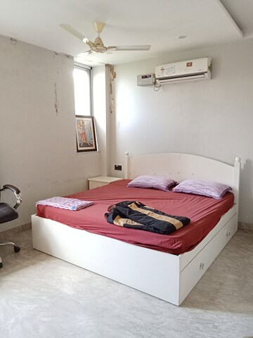 Bedroom in 3 BHK Builder Floor at Veera Safdarjung Enclave, Safdarjung Enclave – for Rent