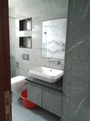 Bathroom in 3 BHK Builder Floor at Veera Safdarjung Enclave, Safdarjung Enclave – for Rent