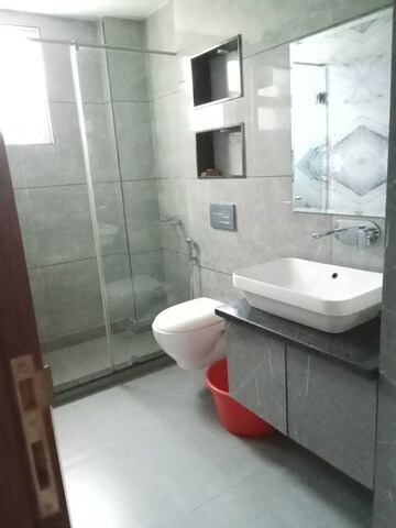 Bathroom in 3 BHK Builder Floor at Veera Safdarjung Enclave, Safdarjung Enclave – for Rent