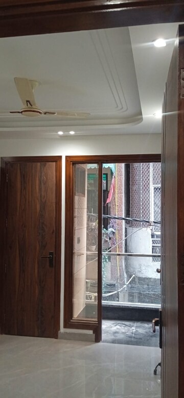 Room in 2 BHK Builder Floor at Mahavir Enclave 1 – for Sale