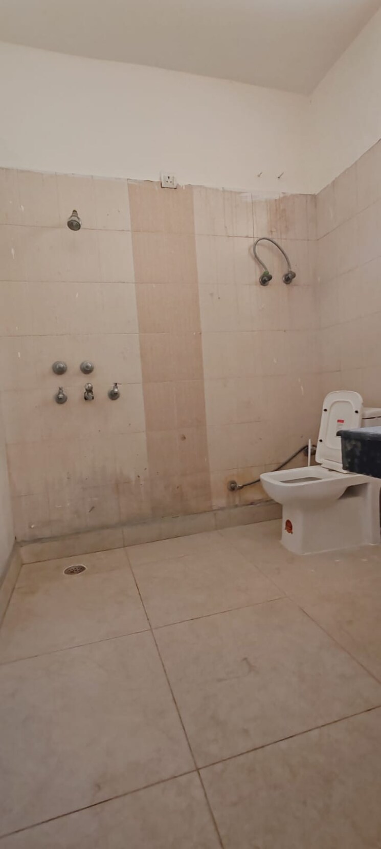 Bathroom, sector 37 greater noida 2 Bedroom 120 Sq.Mt. Builder Floor In Sector 37 Greater Noida Greater Noida 9156186