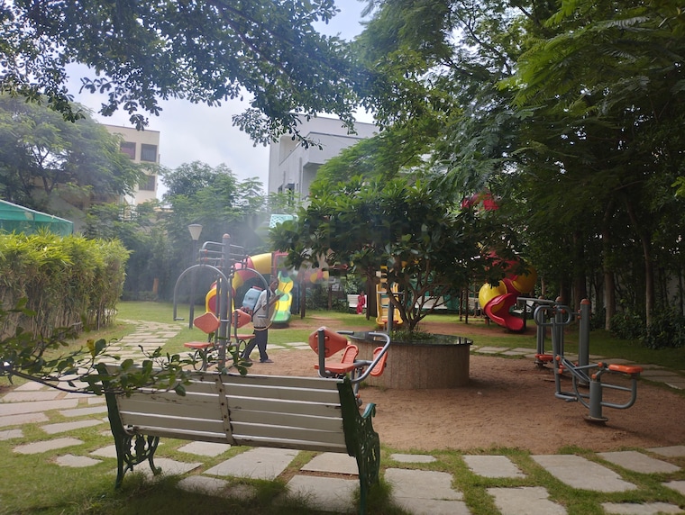 Garden, smr-vinay-iconia-hyderabad 4 Bedroom 2925 Sq.Ft. Apartment In Kondapur Hyderabad 9156170