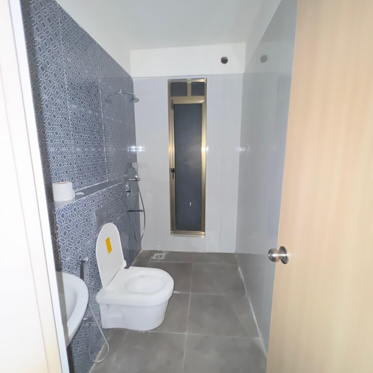 Bathroom, raj-infinia 4 Bedroom 1600 Sq.Ft. Apartment In Evershine Nagar Mumbai 9156191