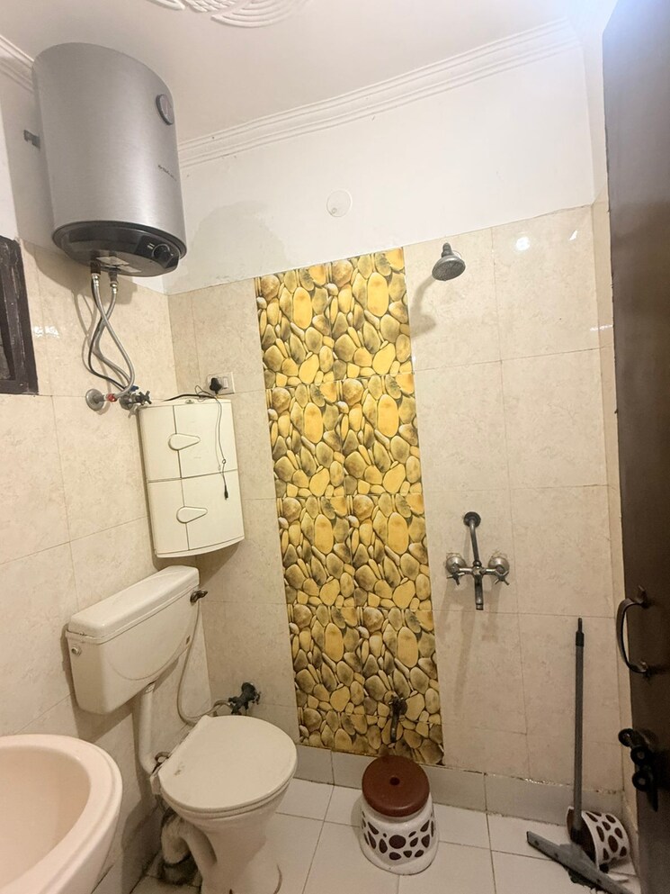 Bathroom, charms-solitaire-ghaziabad 2 Bedroom 1250 Sq.Ft. Apartment In Ahinsa Khand 2 Ghaziabad 9156213