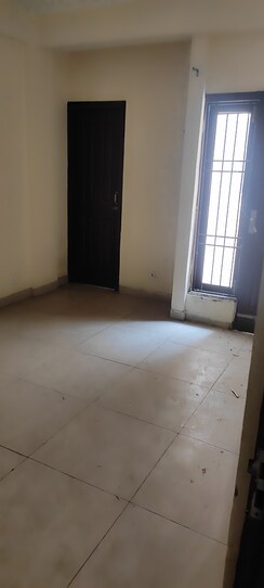 2.5 BHK + Study Room Builder Floor For Sale in Kingwood Enclave