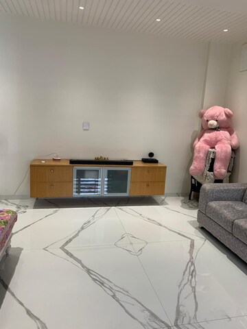 Furnished Amenities in 3 BHK Apartment at Madhapur – for Rent
